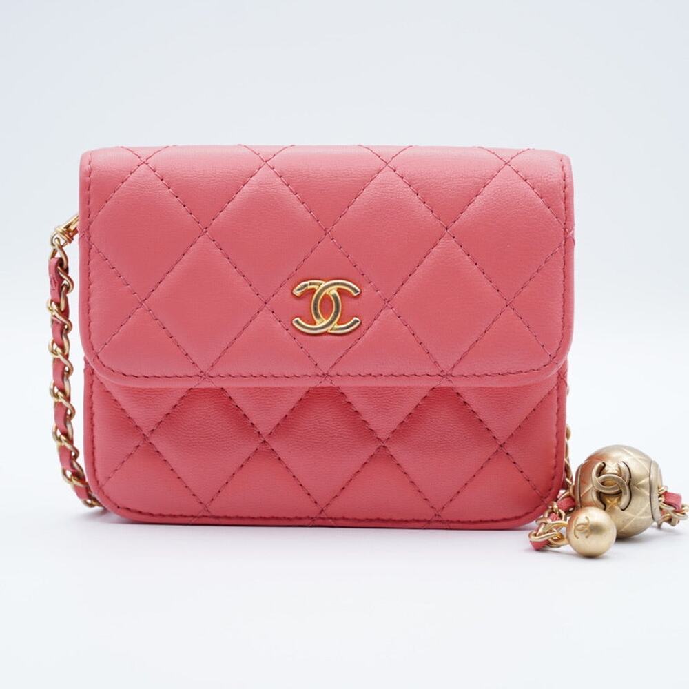 Chanel Pink Lambskin Quilted Pearl Crush Clutch With Chain